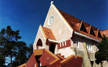 Kiến trúc cổ kính tại nhà thờ Domain de Marie: Nét đẹp tinh tế của thời gian