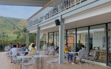 Chuồn Chuồn Coffee & Bistro: Nơi hội tụ của giới trẻ