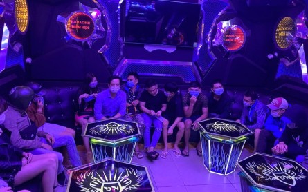 40 người hát karaoke ở Đà Lạt bị bắt giữ vì vi phạm quy định phòng dịch Covid-19
