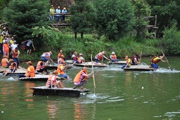 Tăng cường đoàn kết nội bộ.