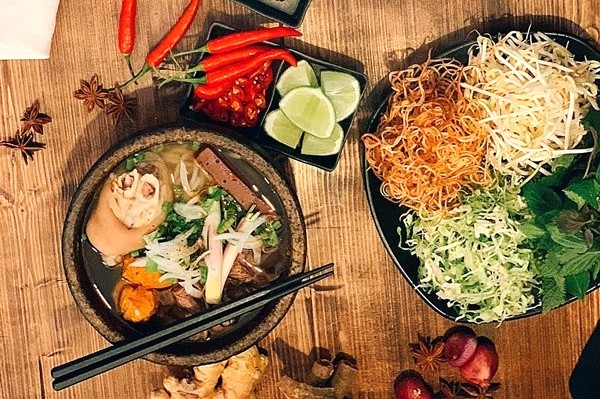 Rau sống Đà Lạt thái sợi: Bí mật ẩn sau phong cách độc đáo
