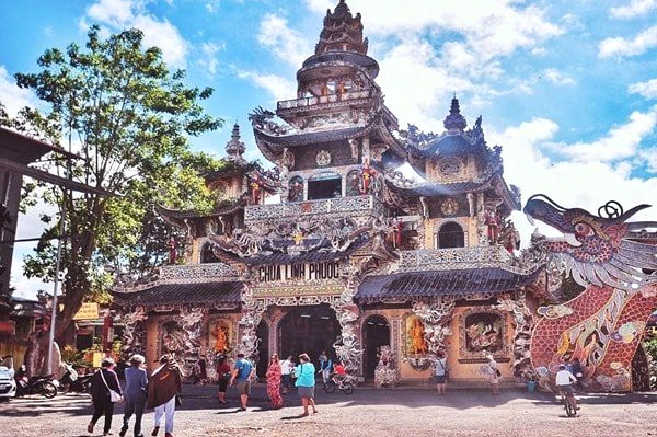 Chua Linh Phuoc