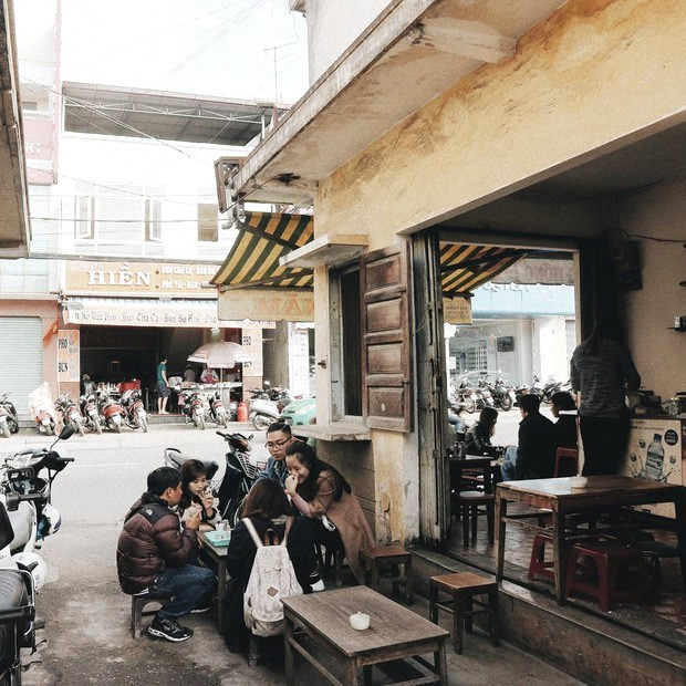 Góc quán nhỏ bình dị ở Đà Lạt - Ảnh: @toomanyrosiess