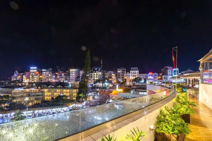 Cafe view đẹp Đà Lạt đêm