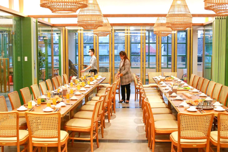nhà hàng cho khách đoàn TASTY