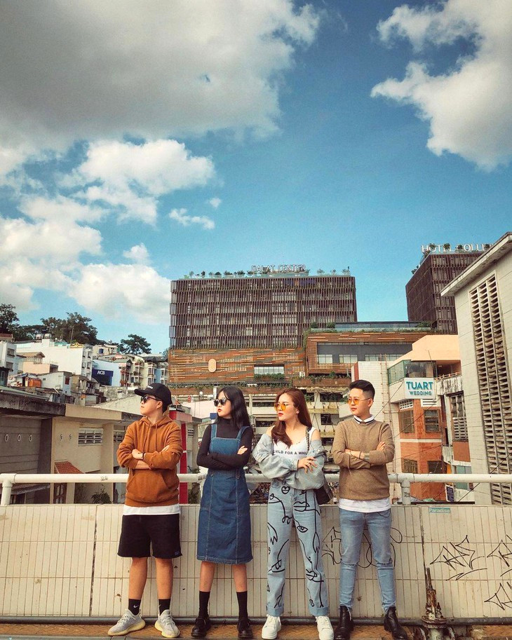 Goc Hongkong Ben Hong Cho Da Lat