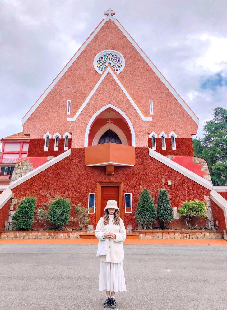 127084397, 1263359517373045, 305298464056413800