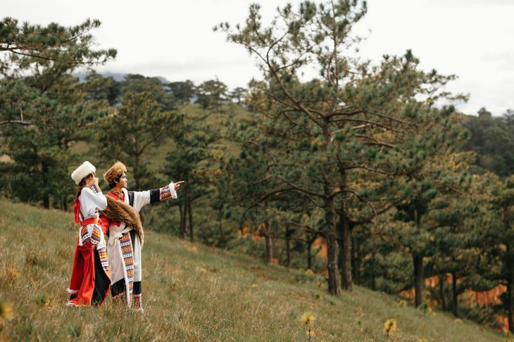 Bo Anh Cap Doi Da Lat Nam Nguyen