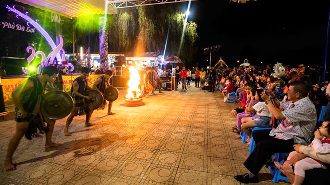 Vuon Hoa Dalat Ban Dem1 Gtlw