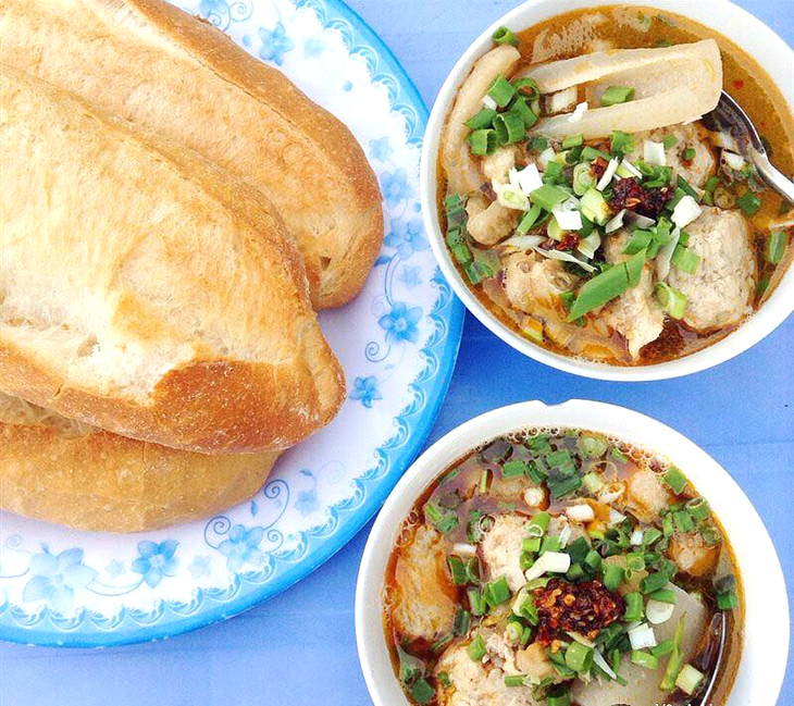 21077391, 10155183170716284, 1370604257310529388