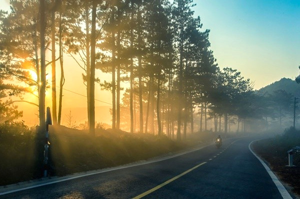 Nắng nhẹ, hơi se lạnh.