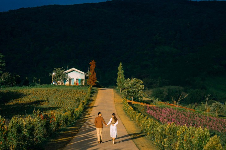 Bo Anh Cap Doi Da Lat Ky Sang