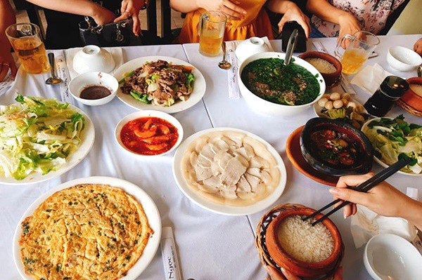 Quan Com Nieu Nhu Ngoc