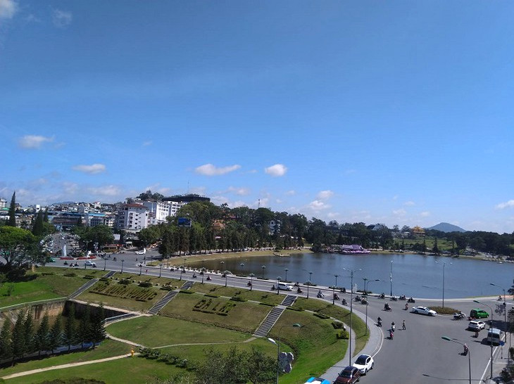 Khách sạn view đẹp gần Đà Lạt Plaza