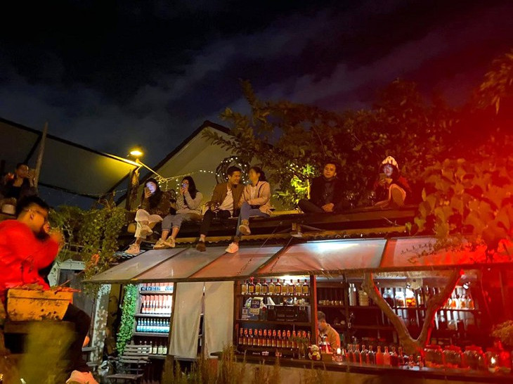 Bar chill Đà Lạt, gửi nỗi buồn.