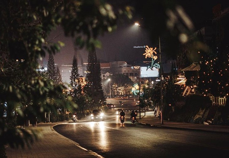 Đà Lạt u buồn trong nắng thu.