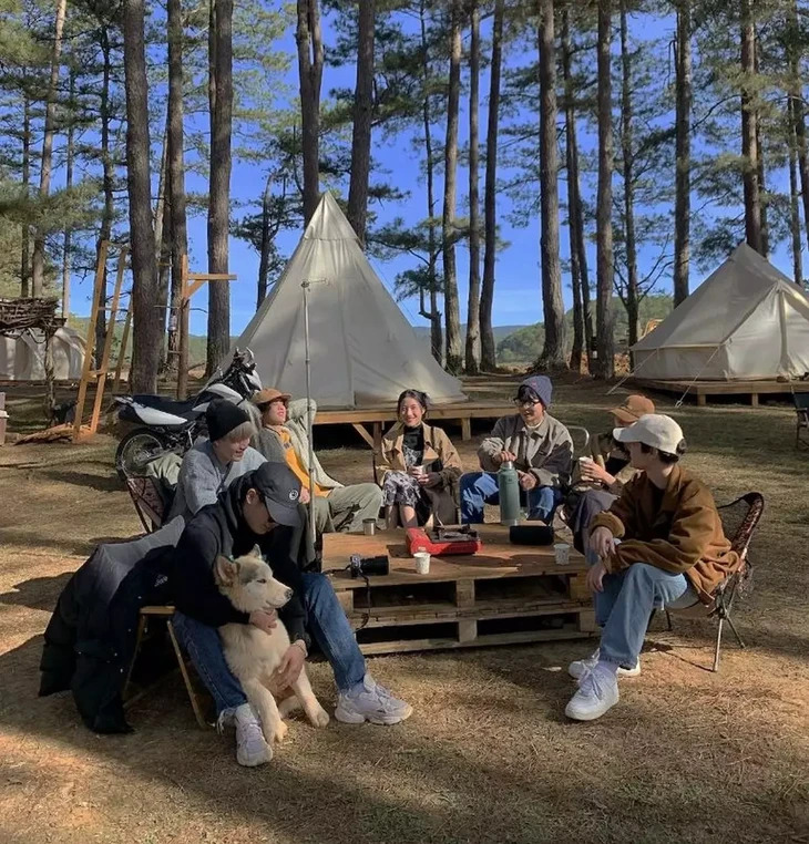 Ảnh nhóm cắm trại 🏕️