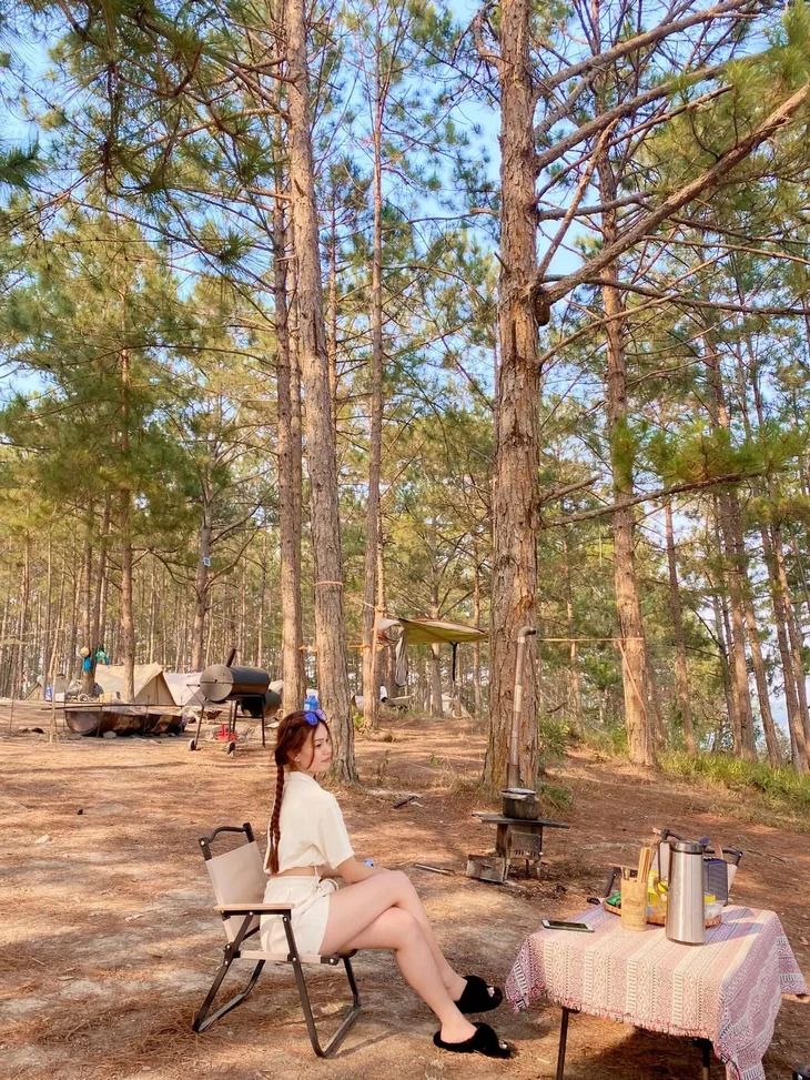 Chup Anh Camping Ben Ban Tra