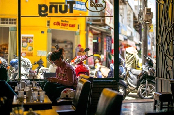 Cafe Tung Doi Dien Coi Xay Gio