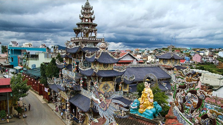 Chua Linh Phuoc