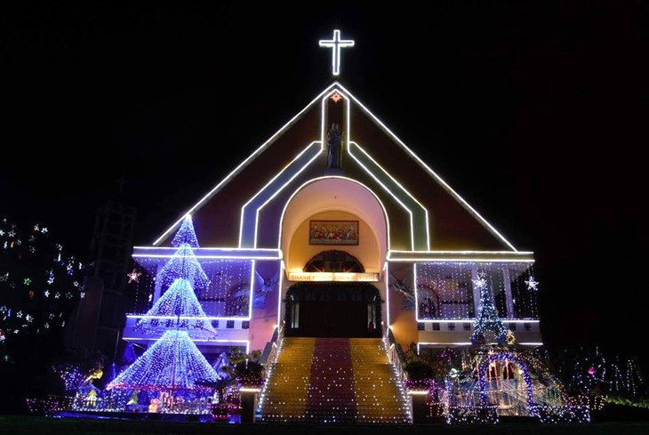 Nha Tho Tung Lam Noel 1