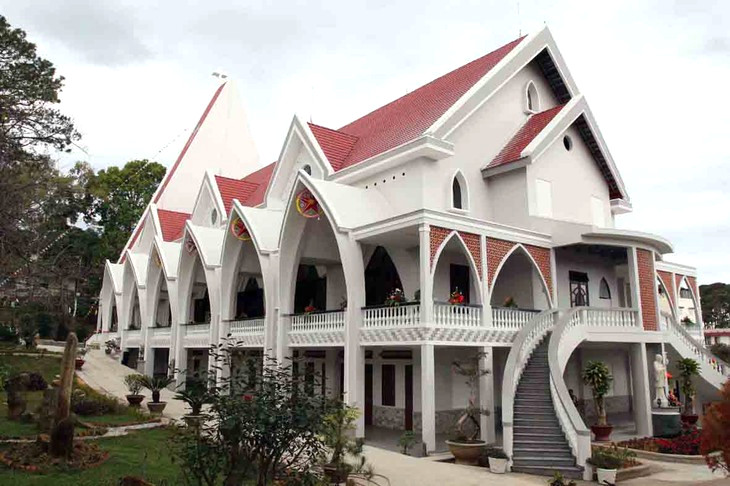 Nha Tho Thanh Tam Da Lat